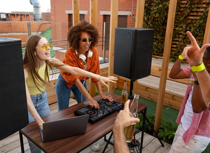 Sound System Outdoor vs Indoor: Apa Bedanya?